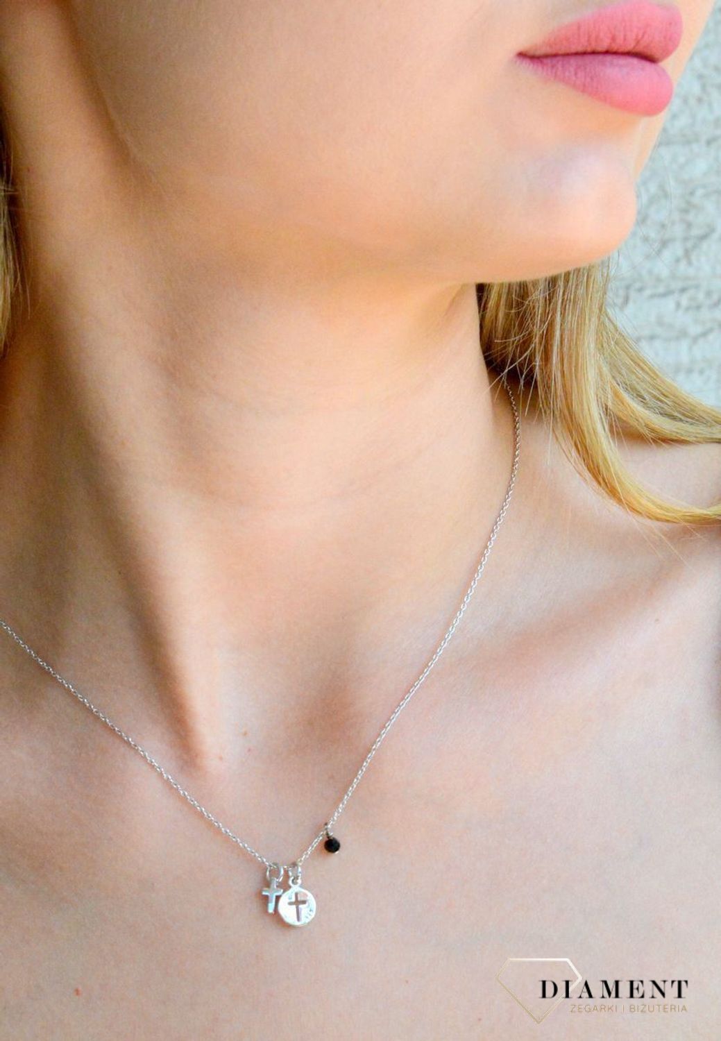 Srebrny naszyjnik celebrytka damskie 925 krzyżyk w kółeczku A0 46. Srebrny naszyjnik damski. Naszyjnik srebrny celebrytka. Srebrna celebrytka damska z zawieszkami. Srebrny naszyjnik celebrytka damska na prezent (2).jpg